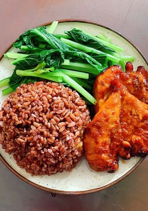 Hình của món Cơm ức gà mật ong eatclean.