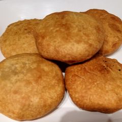 A picture of Rajasthani Khasta kachori.