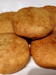A picture of Rajasthani Khasta kachori.