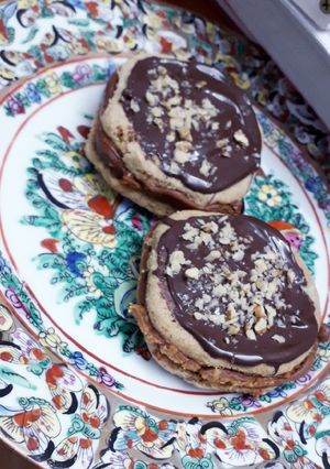 Una foto de Alfajores de Nueces