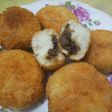 Roti goreng isi daging cincang