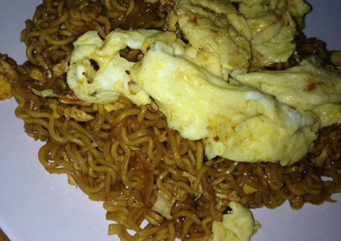 Resep: Indomie goreng non bumbu indomie, ga pake ribet.😜 Istimewa