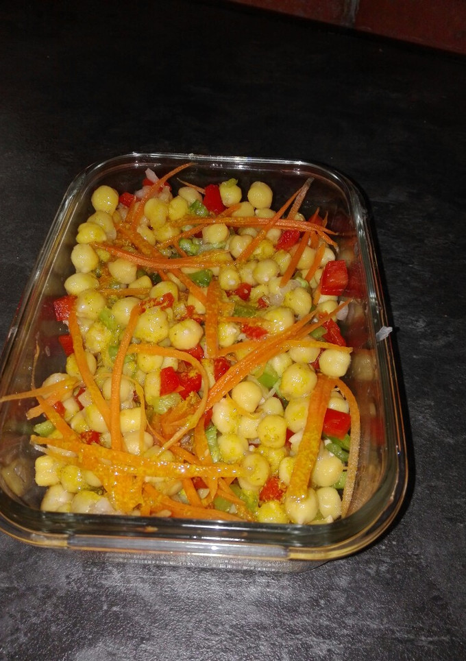 Una foto de Ensalada de garbanzos