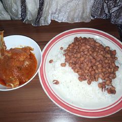 A picture of White rice and beans.
