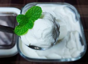 Hình của món SỮA chua Hy Lạp (Greek Yogurt).