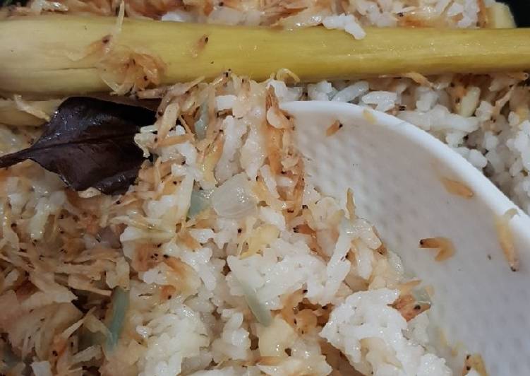 Bagaimana Menyiapkan Nasi Liwet rice cooker Lezat