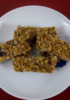 A picture of Oats and nuts Bar.