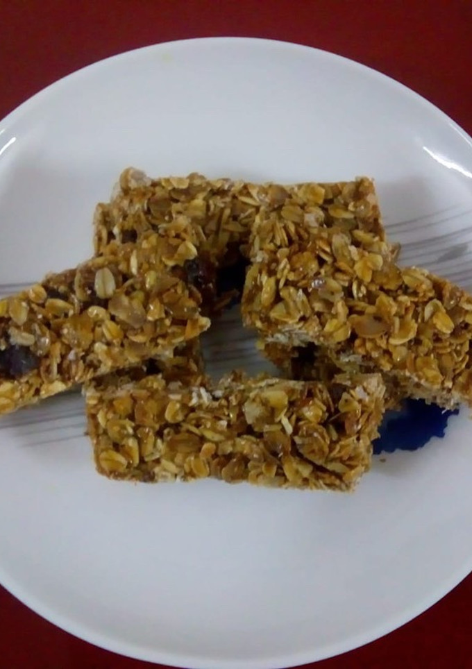 A picture of Oats and nuts Bar.