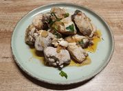 Una foto de bonito encebollado