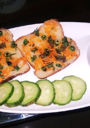 রাভা টোস্ট(Rava toast recipe in Bengali) রেসিপির প্রধান ছবি