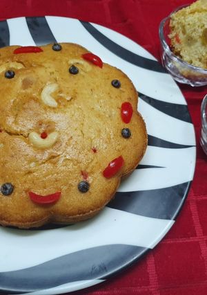 A picture of Christmas Dry Fruits Vanilla Cake.