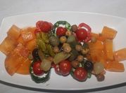Una foto de caqui ensalada