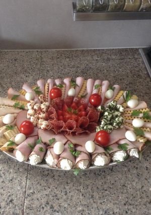 Hidegtál mix saláta ágyon recept fotója
