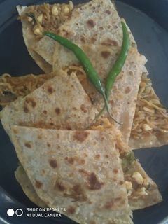 मैगी चीज़ पराठा सैंडविच (Maggi cheese paratha sandwich recipe in Hindi) रेसिपी मुख्य फोटो