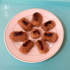 A picture of Date burfi 🧆 🧇sugar free.