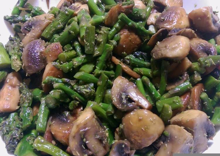 Simple Way to Prepare Ultimate Sauteed mushrooms and asparagus