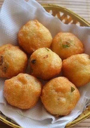 A picture of Masoor dal pakoda.