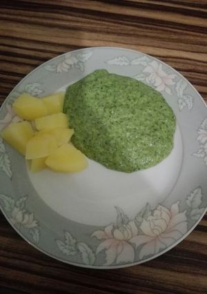 Tejszínes spenót főzelék recept fotója