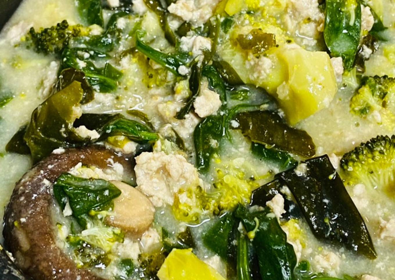 Oats porridge with Broccoli and minced chicken - One Pot Meal