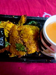 દૂધી નો હાંડવો (dudhi handvo recipe in gujarati) રેસીપી મુખ્ય ફોટો