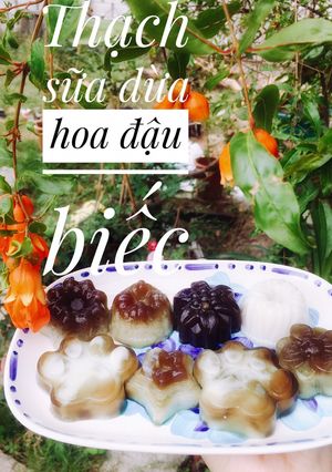 Hình của món Thạch sữa dừa hoa đậu biếc.