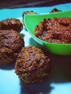 வெஜ் முட்டைகோஸ் கோலா உருண்டை (Veg muttaikosh kola urundai recipe in tamil) செய்முறை முக்கிய புகைப்படம்