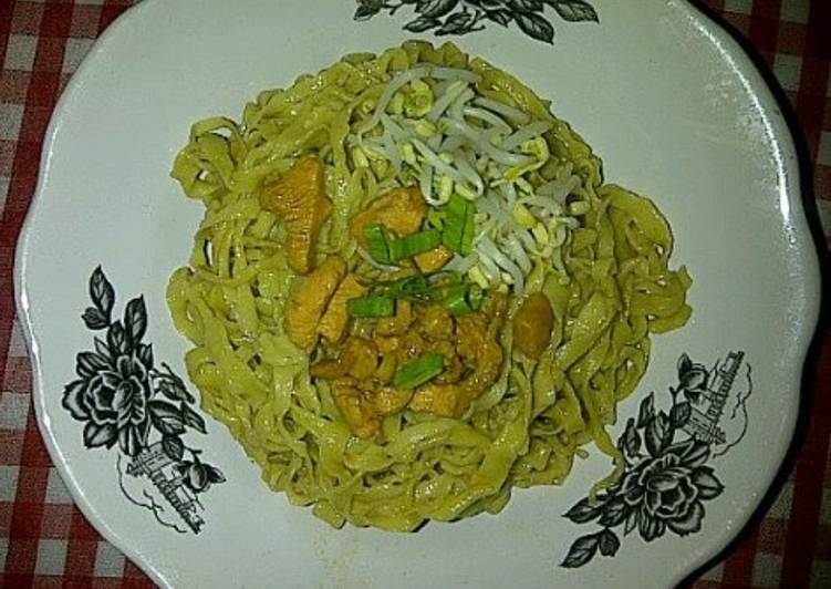 Mie Hijau HomeMade
