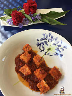 Una foto de Bonito en salsa de tomate casera