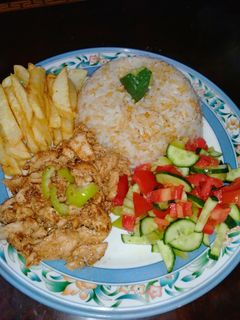 صورة لوصفة رز حبه وحبه وشاورما وبطاطس وسلطه 👌🤩