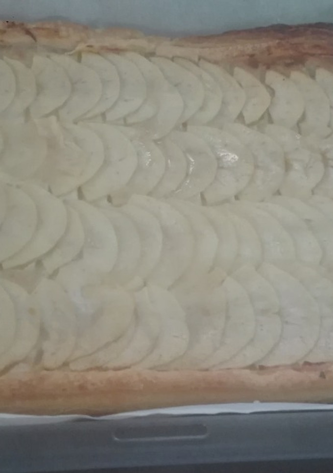 Una foto de Tarta de manzana con hojaldre