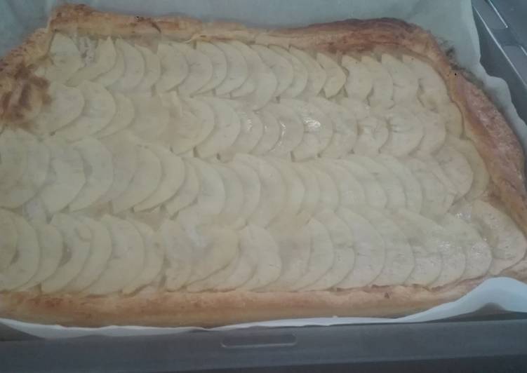 Tarta de manzana con hojaldre