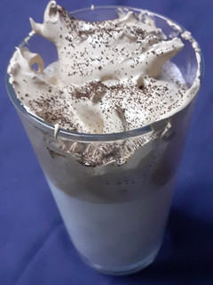 डालगोना कॉफ़ी (Dalgona coffee recipe in hindi) रेसिपी मुख्य फोटो
