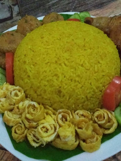 Foto resep Nasi kuning tumpeng