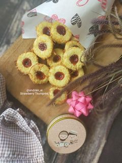 Foto resep Strawberry Thumprint Cookies