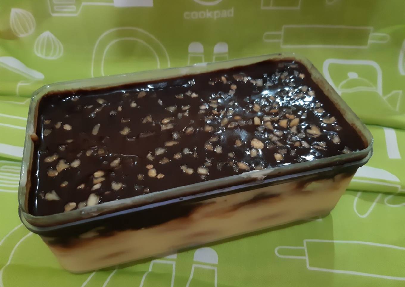 Eclair cake dessert box