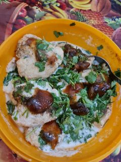 दही बड़े(Dahi Vade recipe in Hindi) रेसिपी मुख्य फोटो