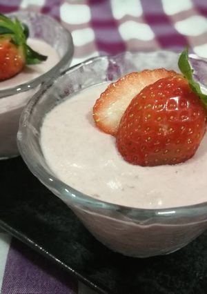 รูปของ Strawberry yogurt mousse