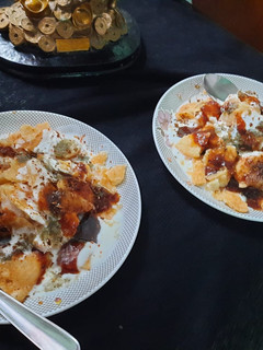 दही भल्ला पापड़ी चाट (dahi bhalla papdi chaat recipe in Hindi) रेसिपी मुख्य फोटो