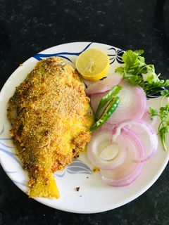 পমফ্রেট রাভা ফ্রাই (Pomfret rava fry recipe in Bengali) রেসিপির প্রধান ছবি