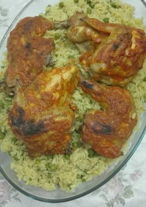 صورة لوصفة رز ببازيلا ودجاج محمر