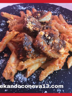 Una foto de Macarrones con costillas de cerdo