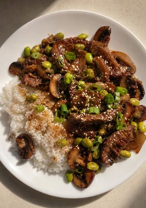 A picture of Beef and Edamame Stir-Fry.