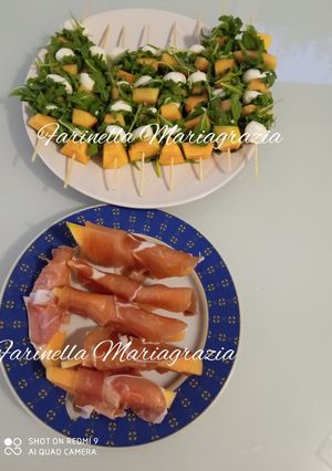 Foto di Spiedini di Cantalupo e mozzarella con rucola Cantalupo e crudo