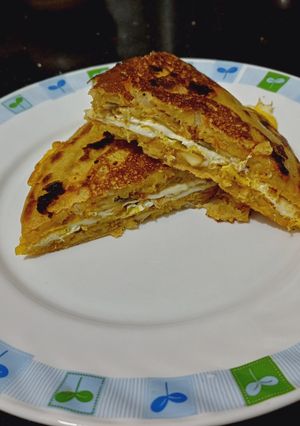 A picture of Mushroom egg sandwich.