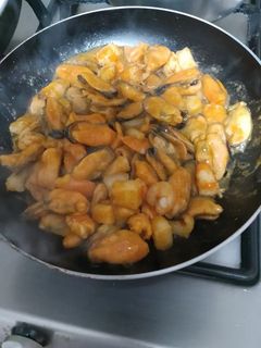 Una foto de Marisco a la Marinera