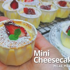 A picture of Mini Cheesecakes.