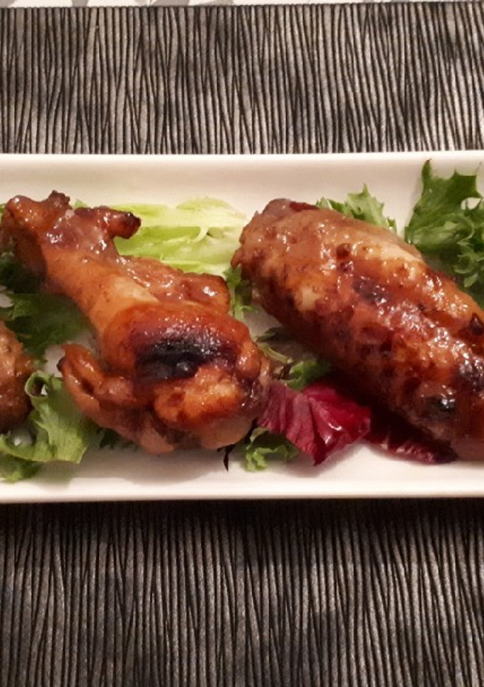 Una foto de Alitas de pollo con salsa barbacoa