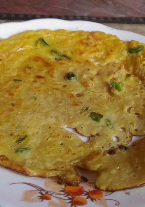 A picture of Semolina and gram flour cheela.