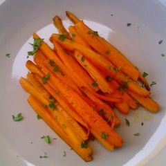A picture of Buttered Paprika Carrots.