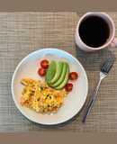 Huevos revueltos y palta 🥑